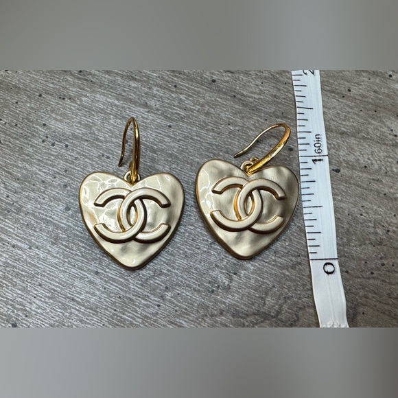 Chanel Gold Heart Charms with unbranded Hooks. - Picture 4 of 5